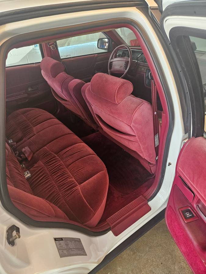 Ford-crown-victoria-lx-1993-6