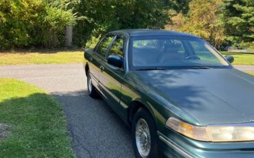 Ford-crown-victoria-lx-1995-green-1