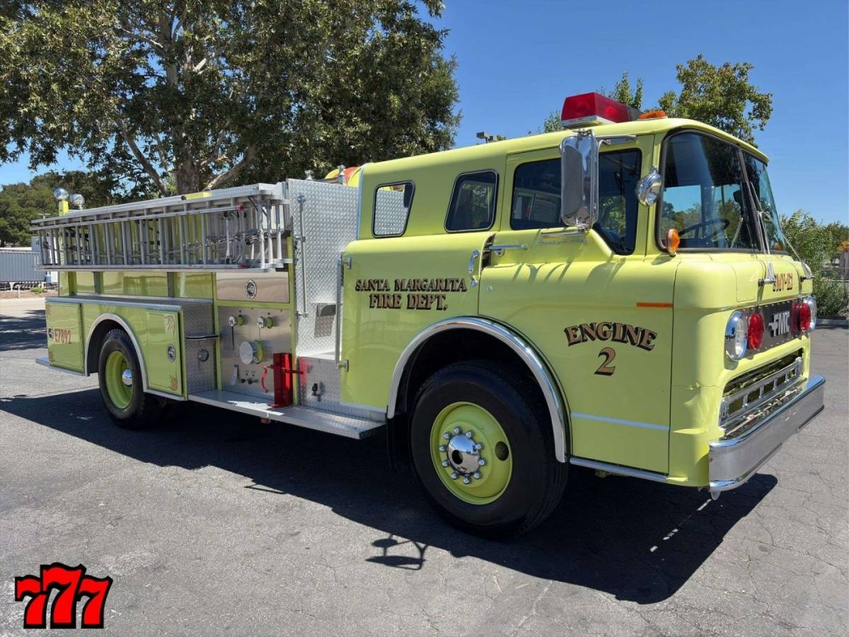 Ford-custom-cab-8000-fire-engine-1987-10
