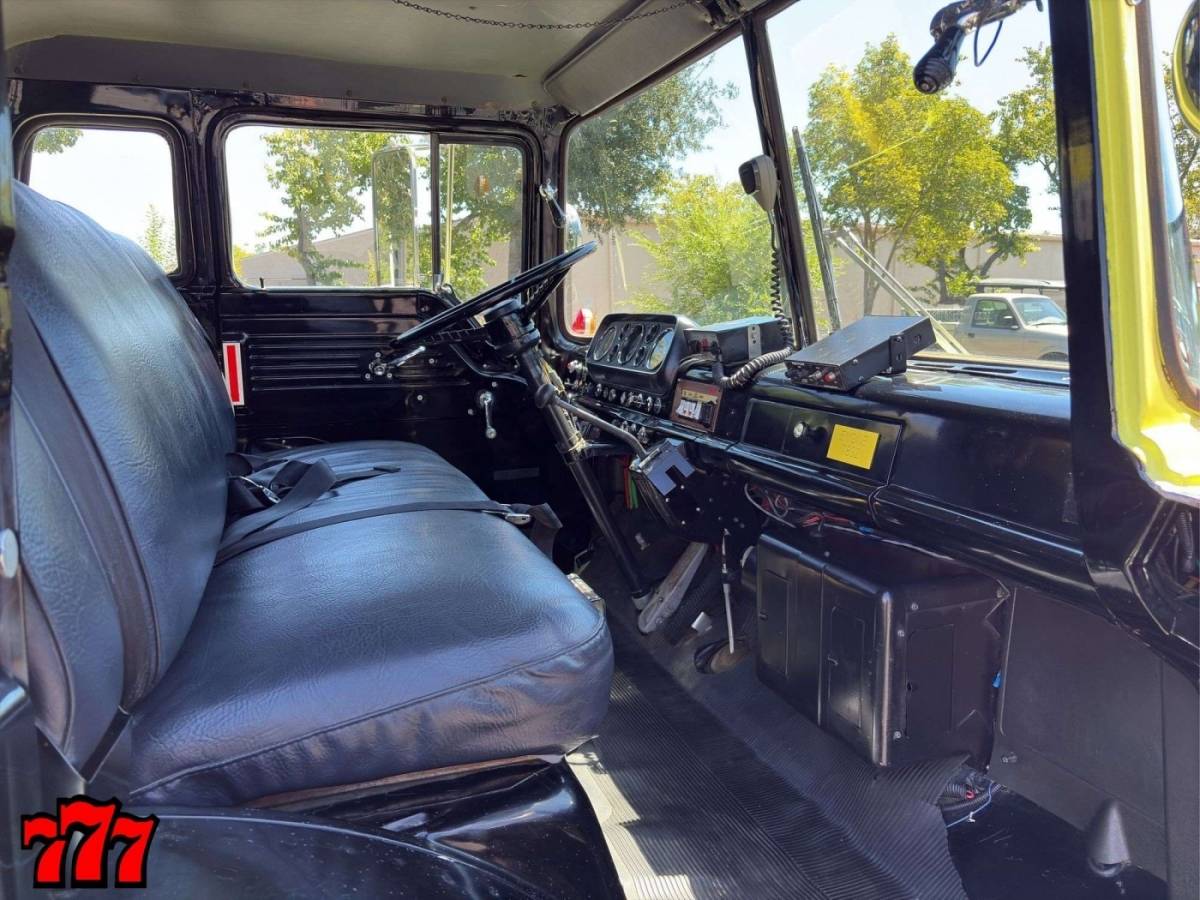Ford-custom-cab-8000-fire-engine-1987-15