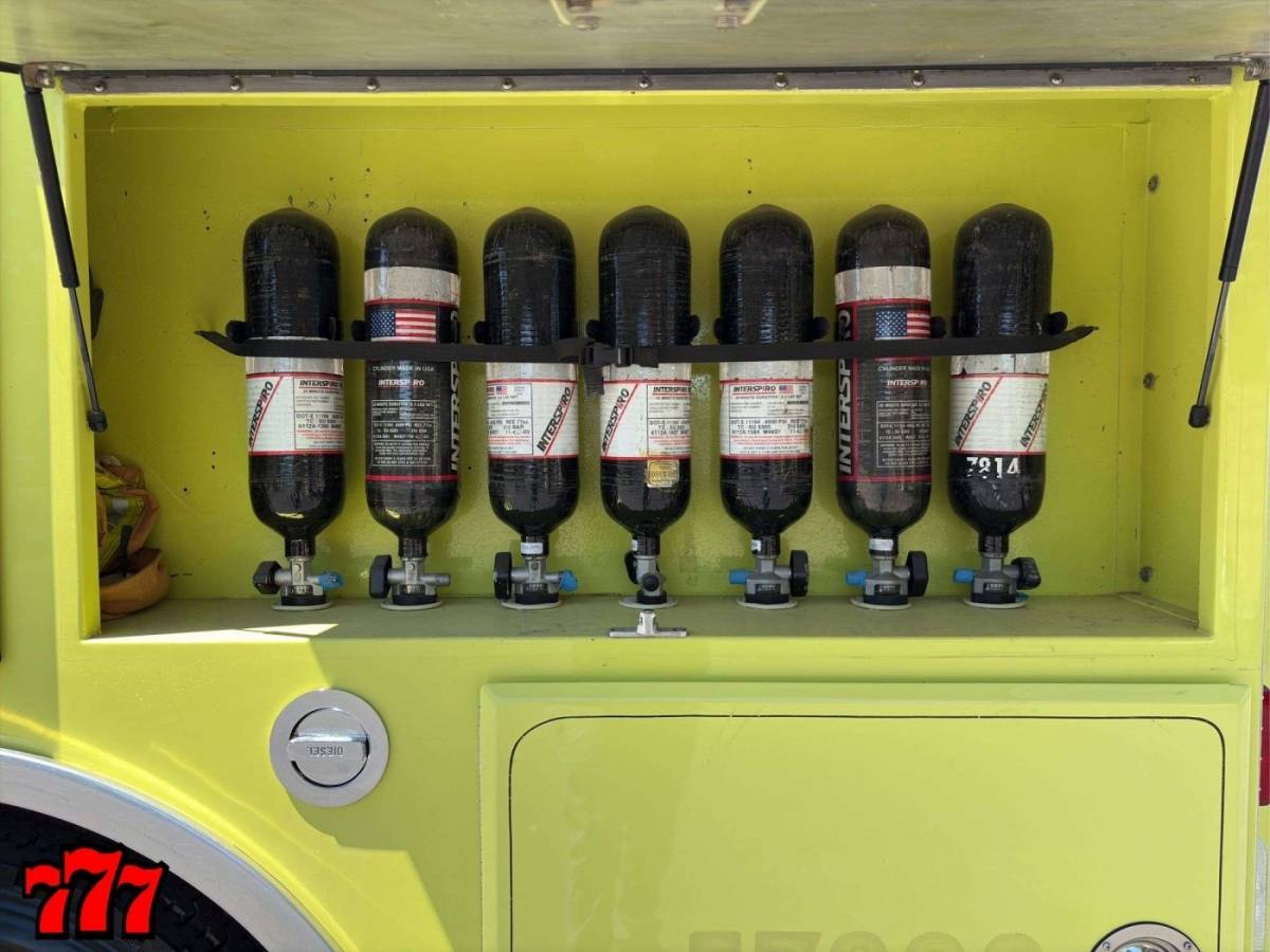 Ford-custom-cab-8000-fire-engine-1987-20