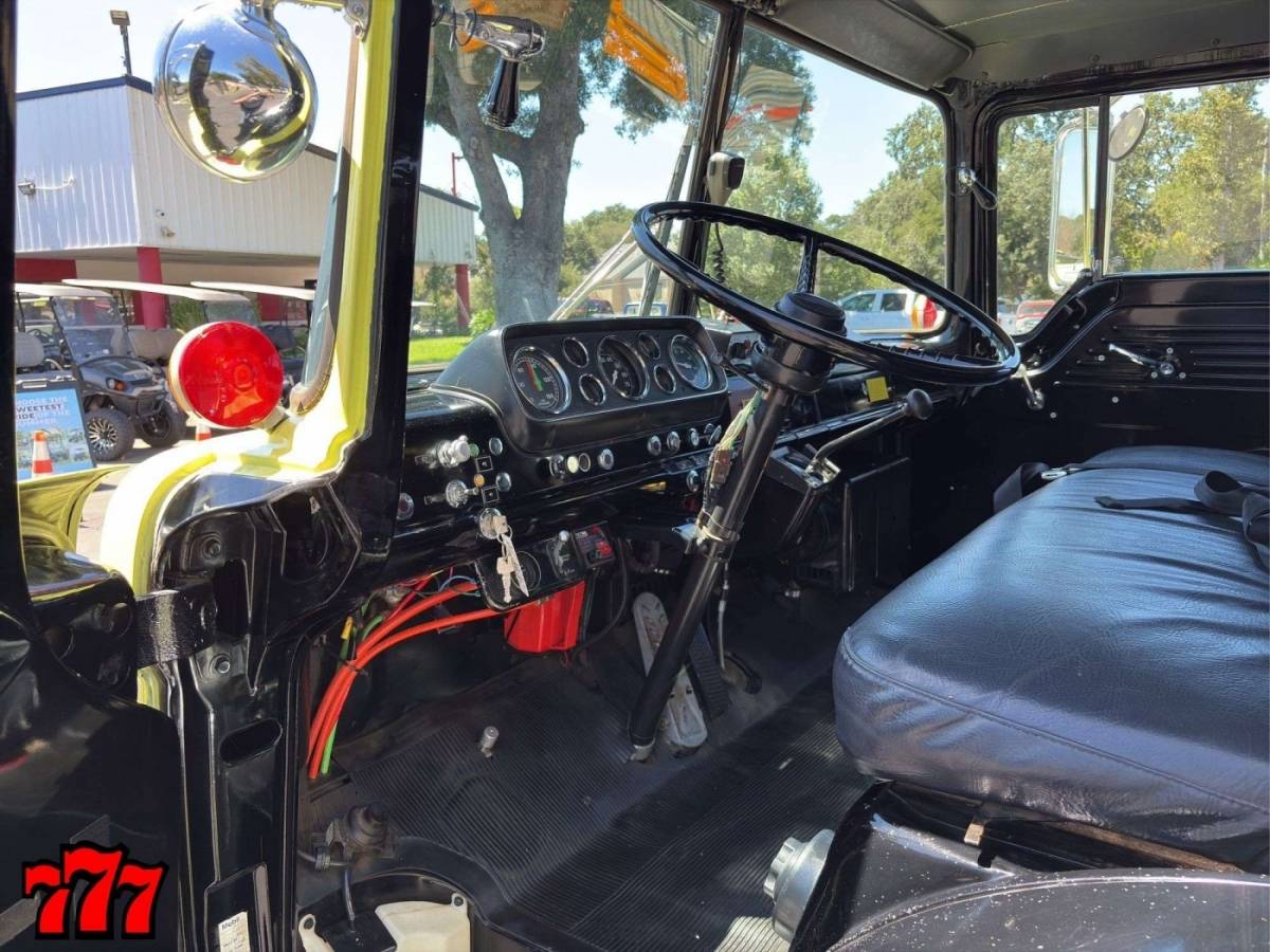 Ford-custom-cab-8000-fire-engine-1987-22