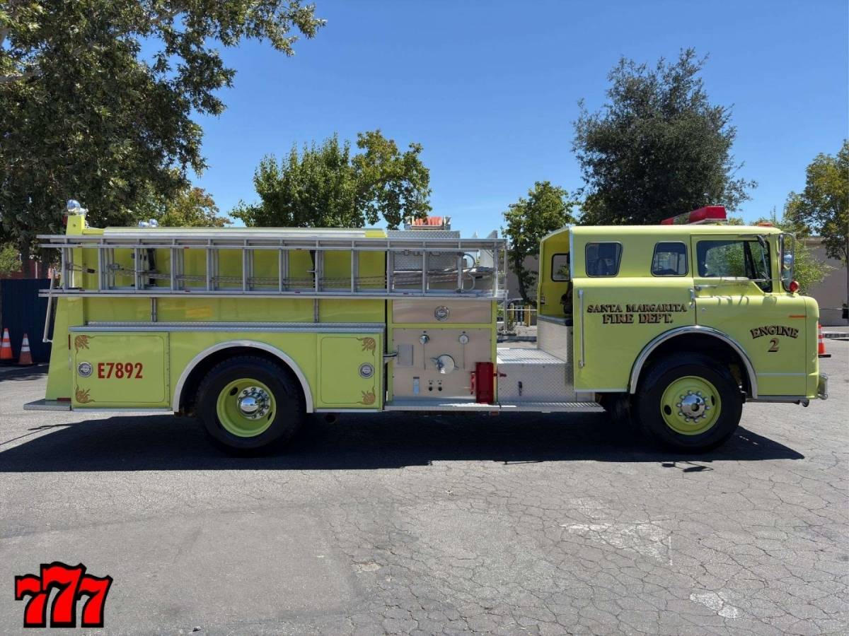 Ford-custom-cab-8000-fire-engine-1987-3