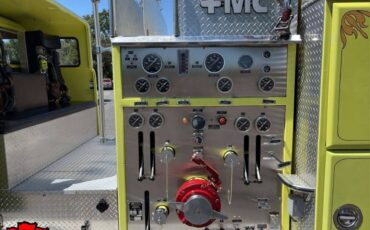 Ford-custom-cab-8000-fire-engine-1987-6