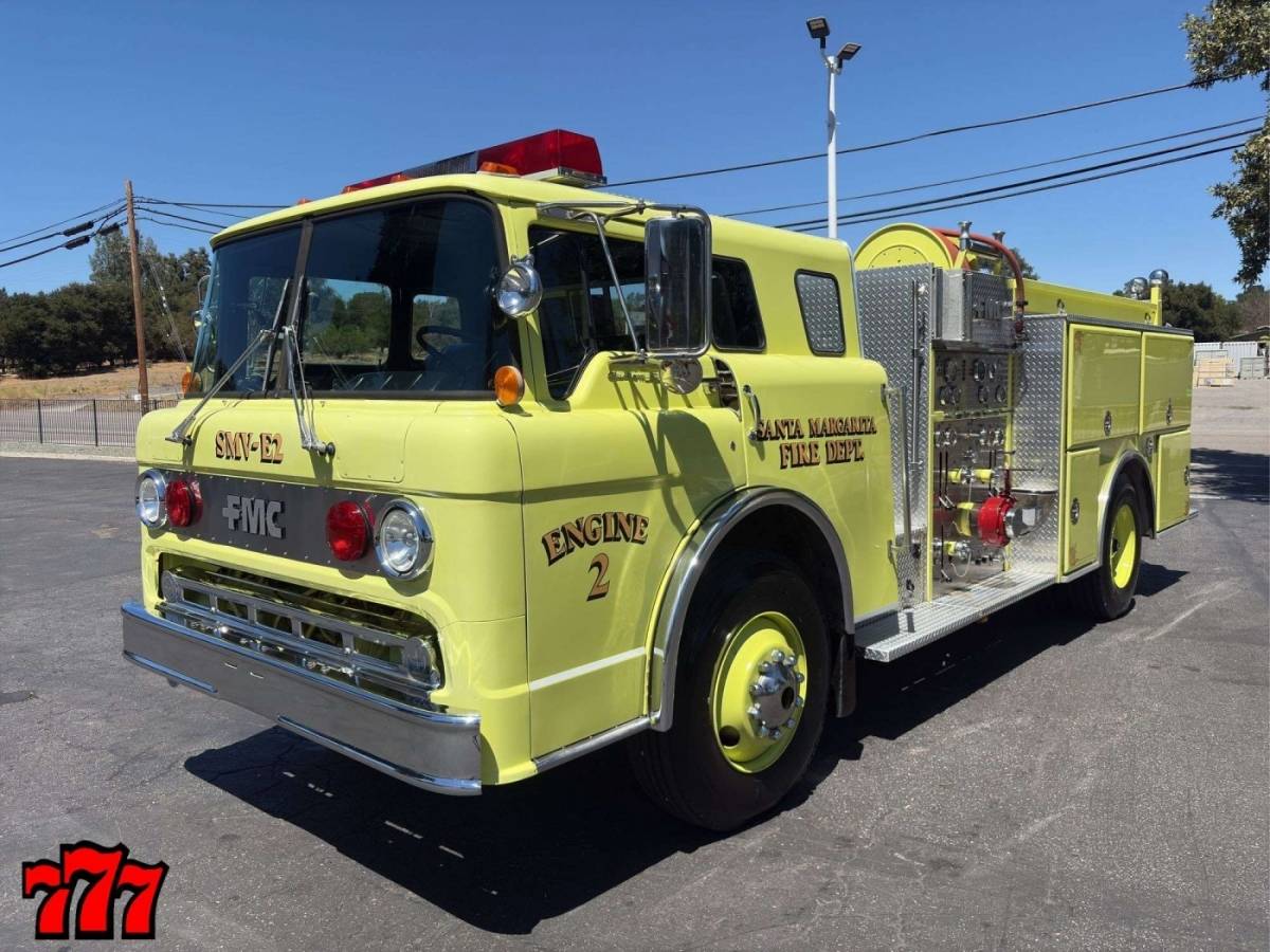 Ford-custom-cab-8000-fire-engine-1987-9