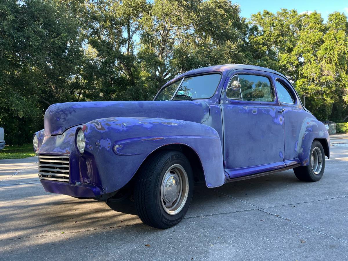 Ford-custom-coupe-1946-purple-1
