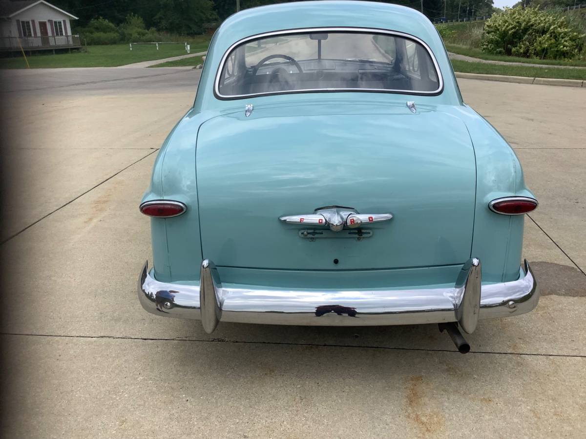 Ford-custom-coupe-1949-3