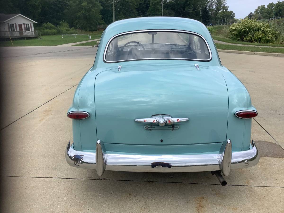 Ford-custom-coupe-1949-4