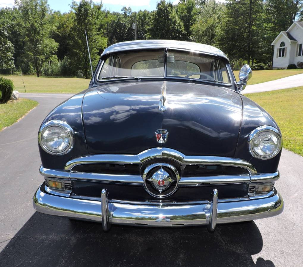 Ford-custom-coupe-1950-blue-1