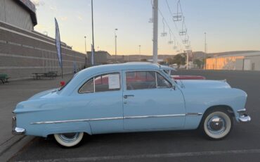 Ford-custom-two-door-1950-blue-1