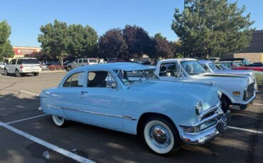 Ford-custom-two-door-1950-blue