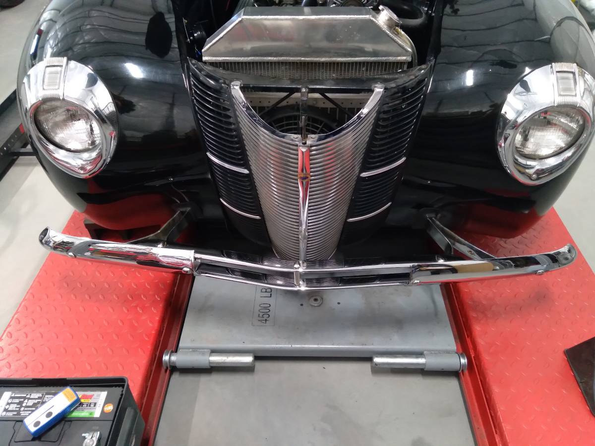 Ford-deluxe-1940-black-2