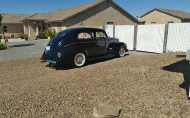 Ford-deluxe-1940-black-6