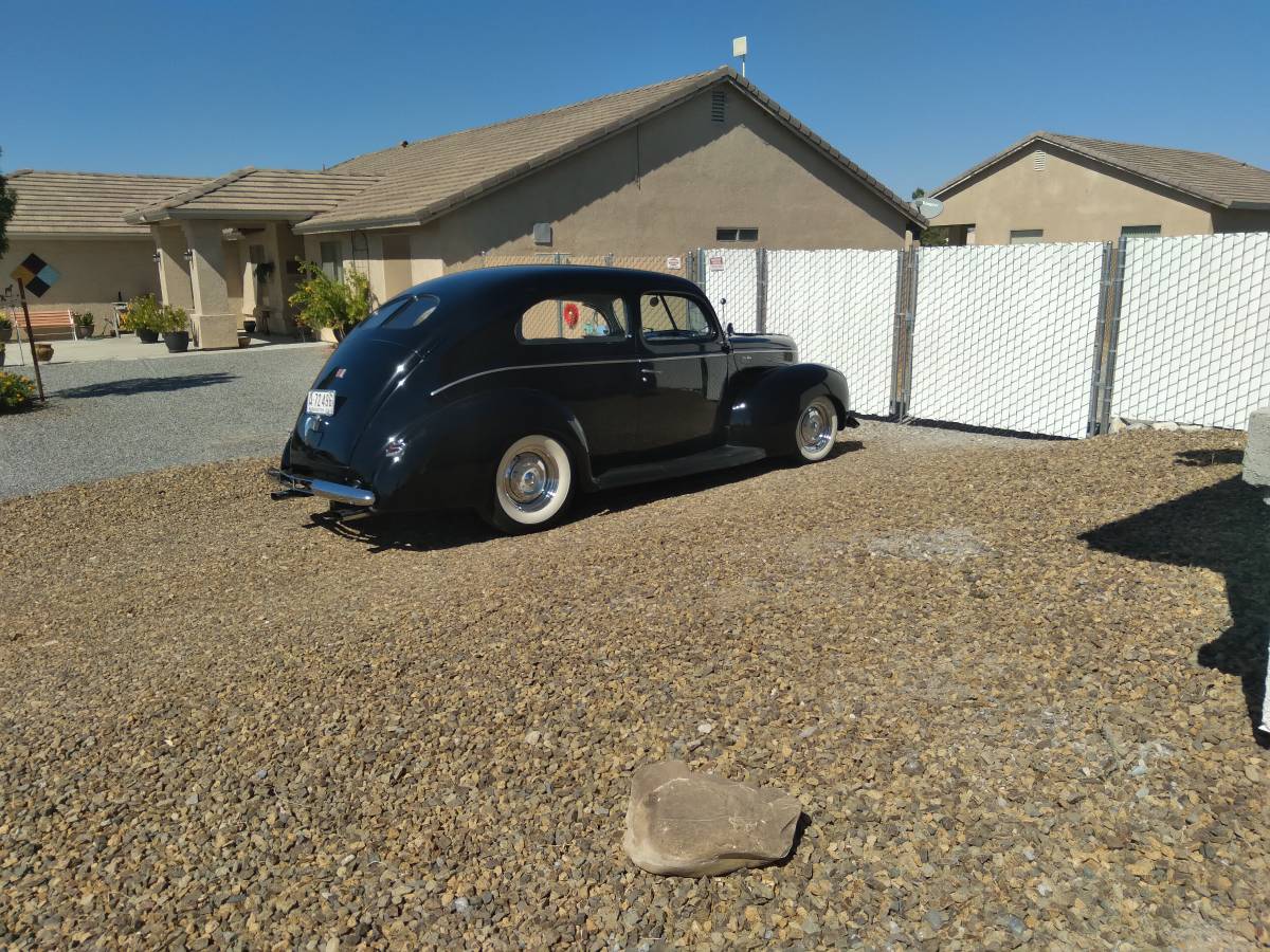 Ford-deluxe-1940-black-6