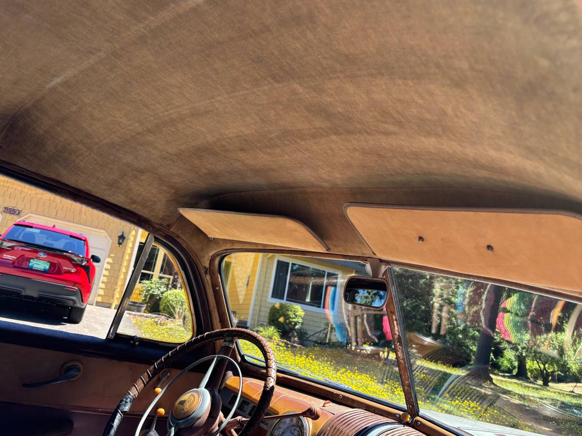 Ford-deluxe-1942-green-3