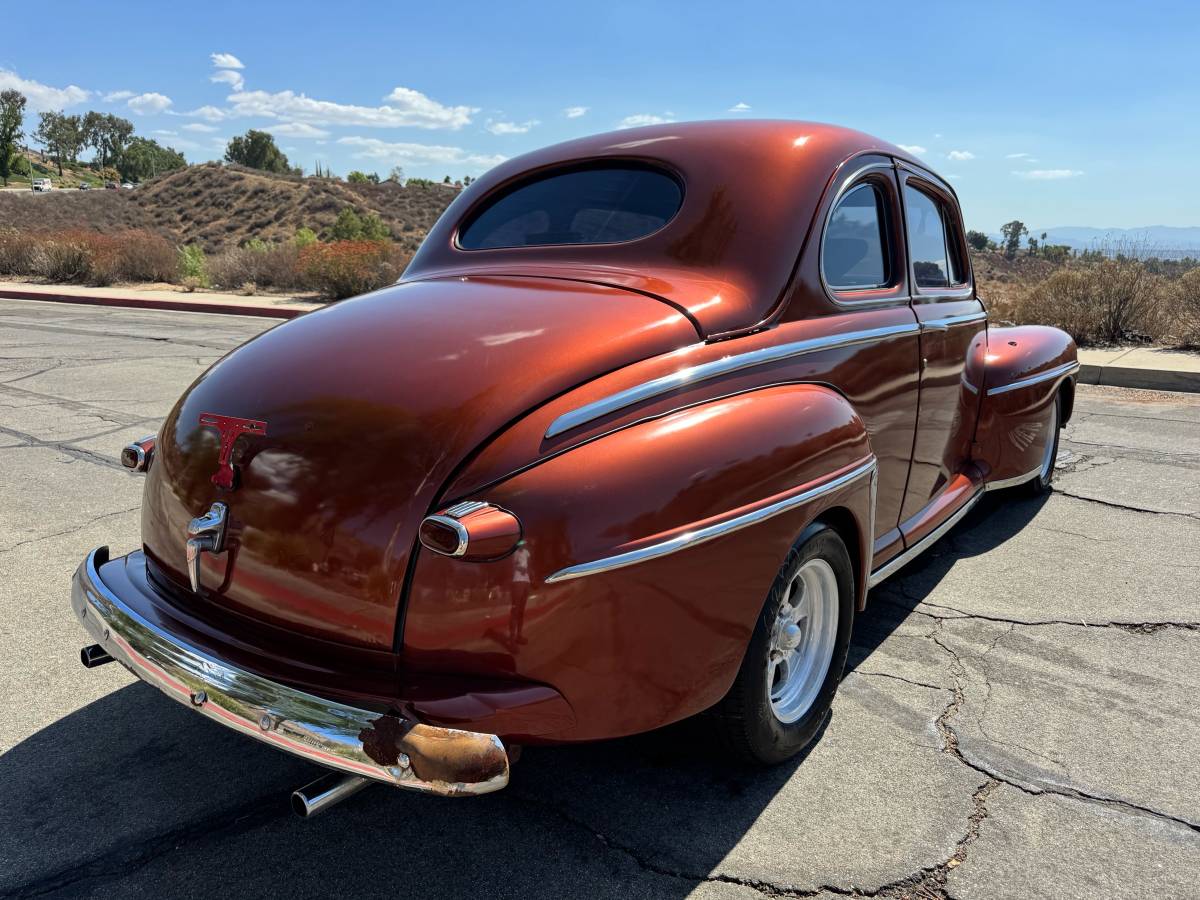 Ford-deluxe-1946-orange-5