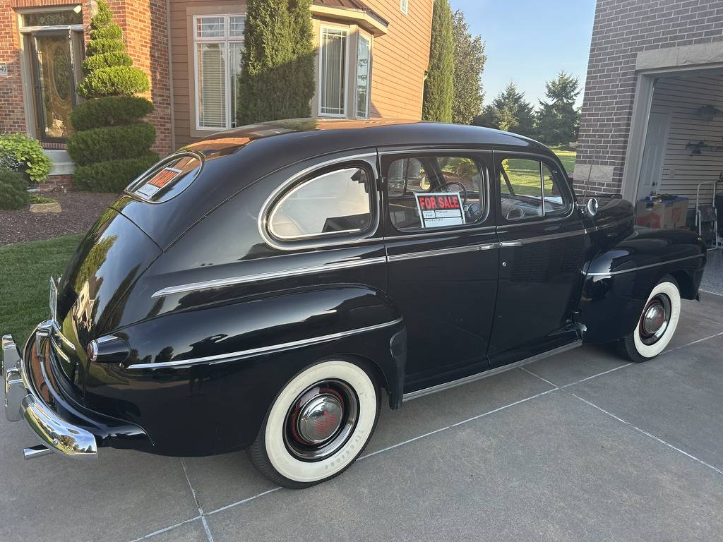 Ford-deluxe-1947-3