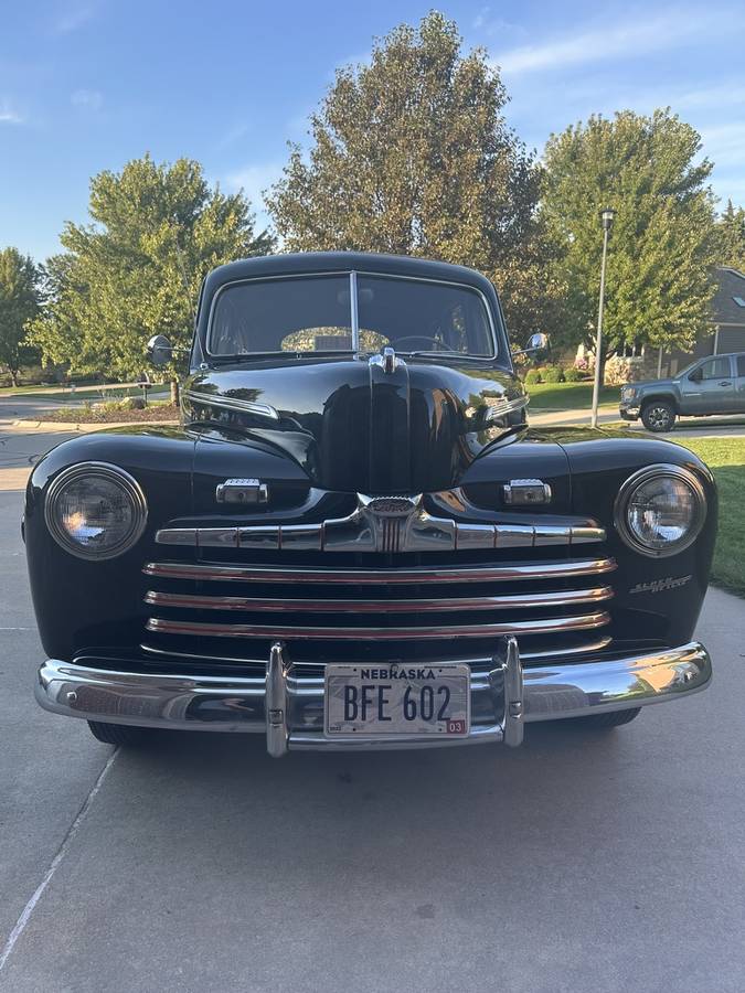 Ford-deluxe-1947-5