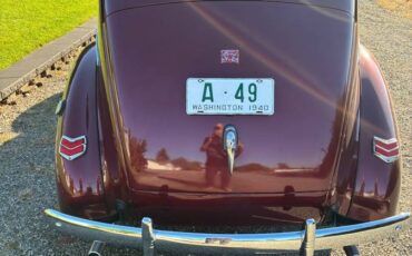 Ford-deluxe-2dr-sedan-1940-red-3