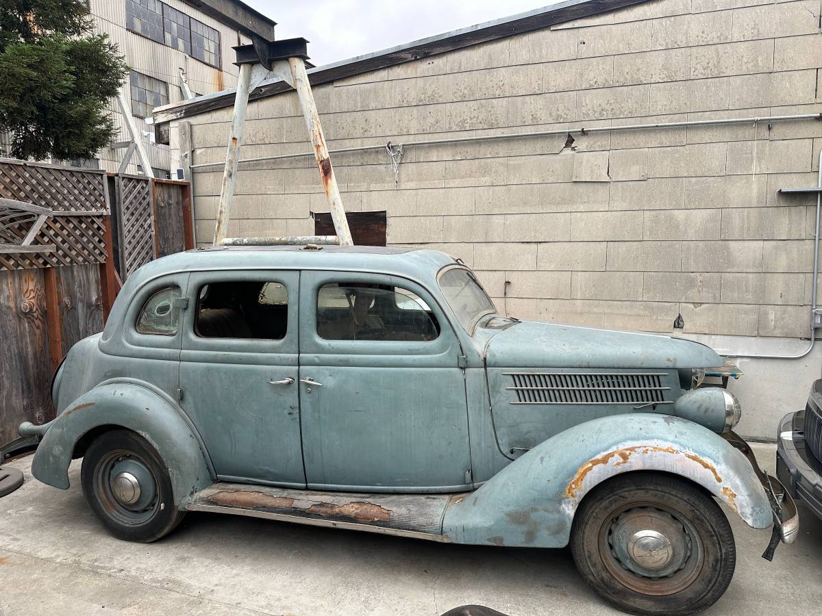 Ford-deluxe-sedan-1936-2