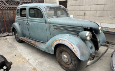 Ford-deluxe-sedan-1936