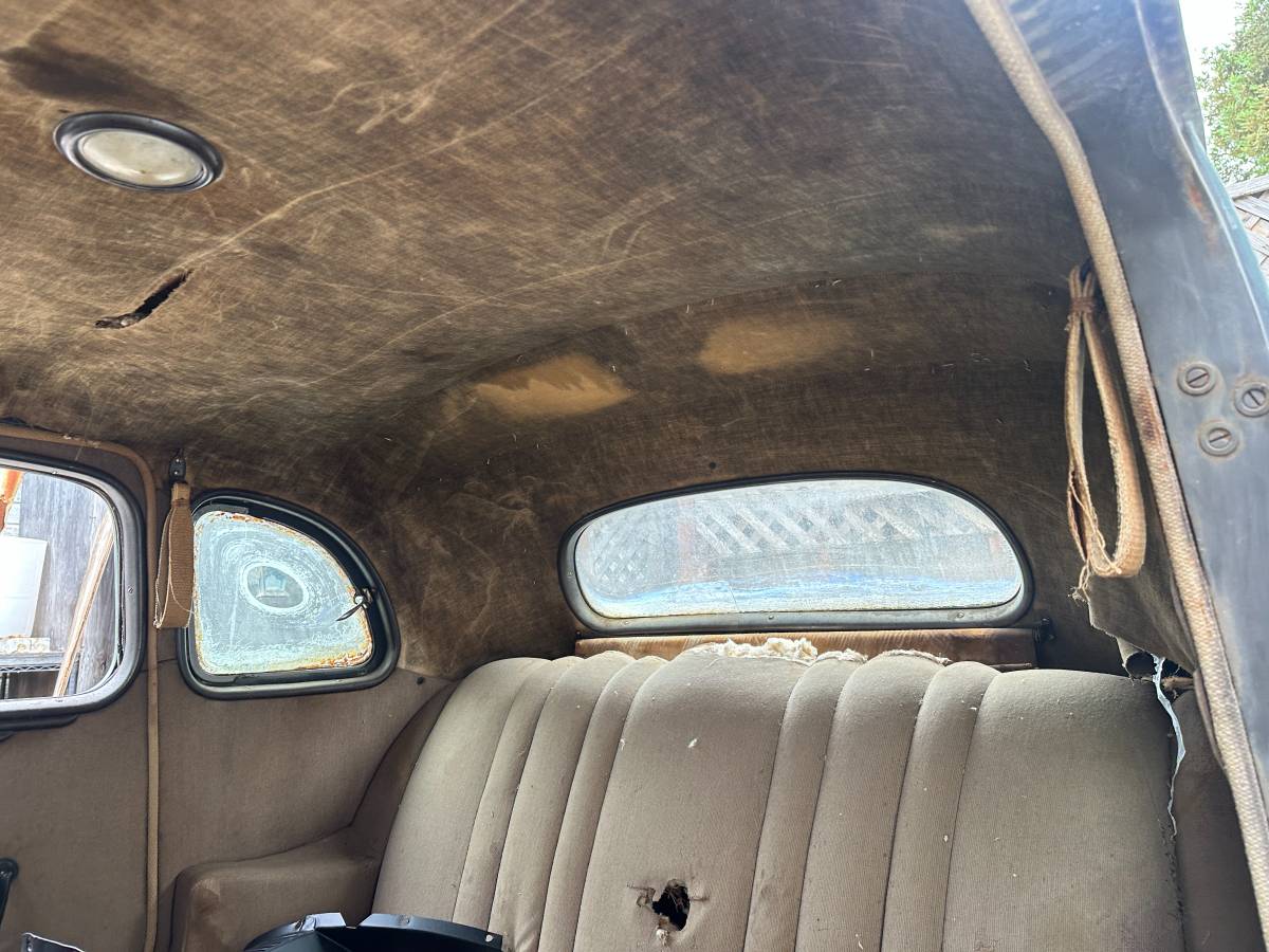 Ford-deluxe-sedan-1936-23