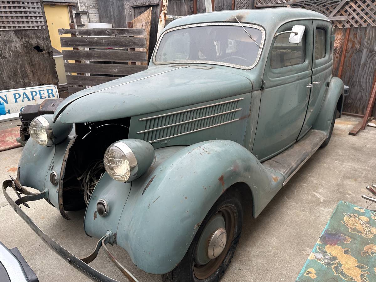 Ford-deluxe-sedan-1936-3