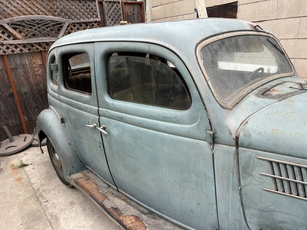 Ford-deluxe-sedan-1936-4