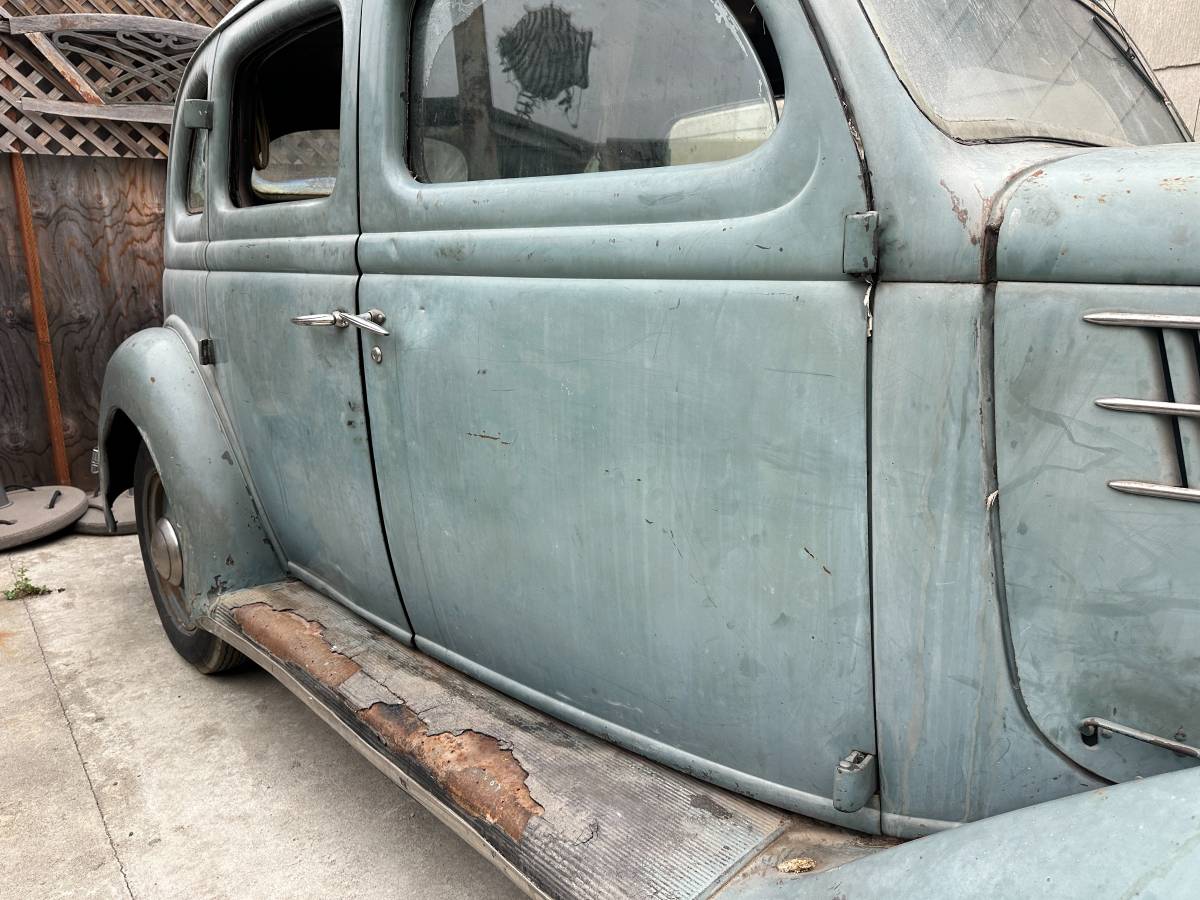 Ford-deluxe-sedan-1936-5