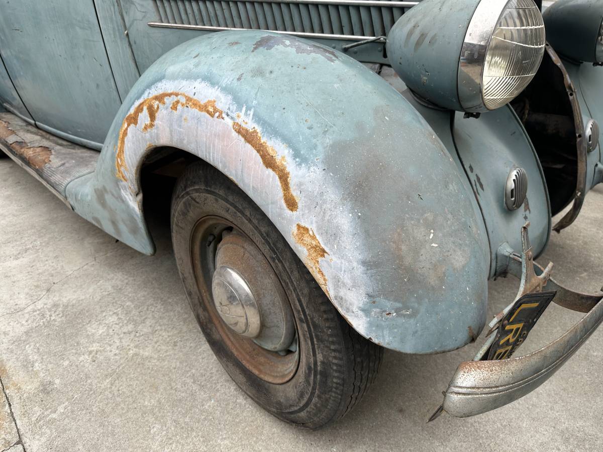 Ford-deluxe-sedan-1936-7