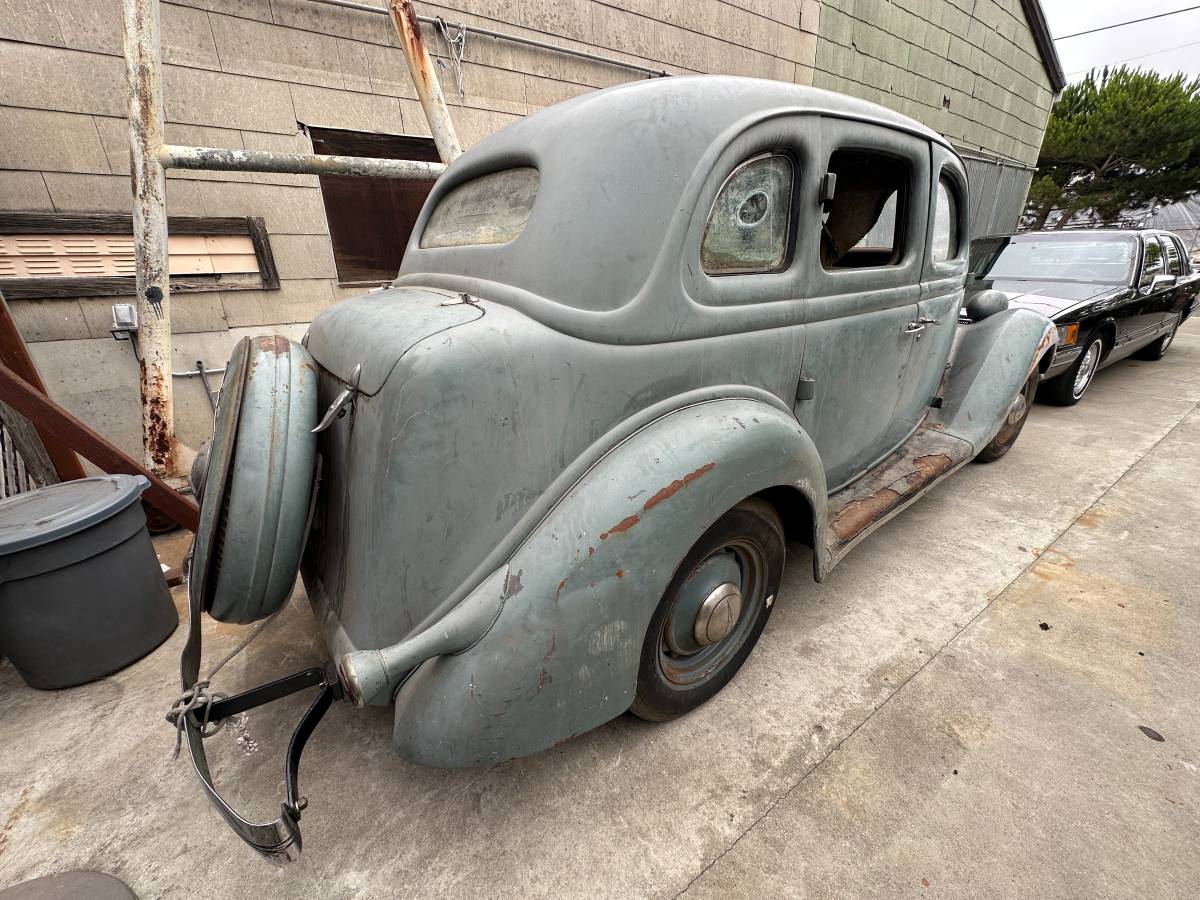Ford-deluxe-sedan-1936-9