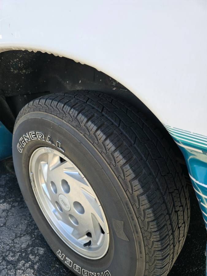 Ford-e-150-econoline-1993-white-10