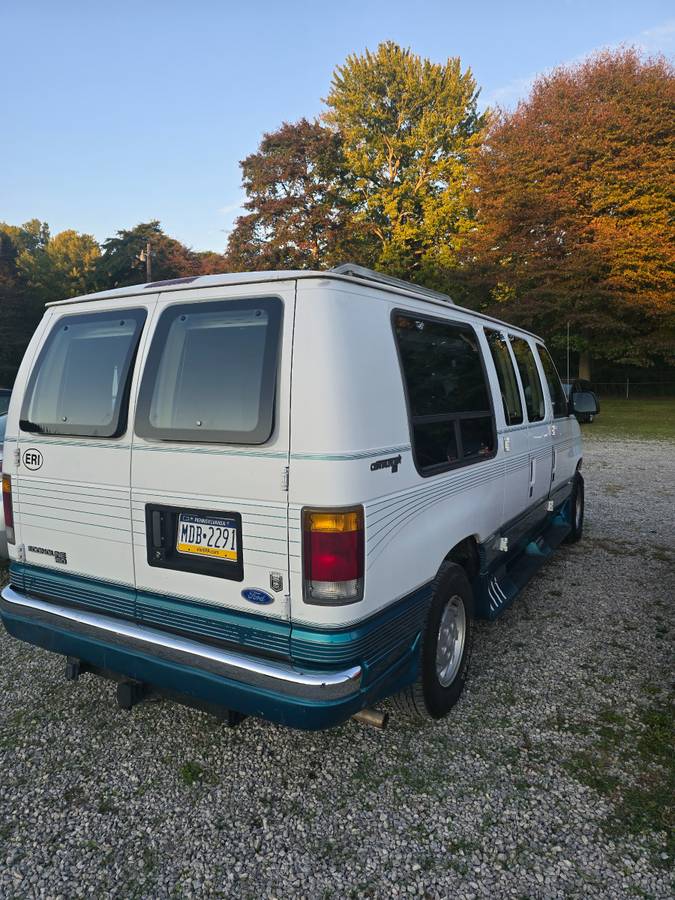 Ford-e-150-econoline-1993-white-12