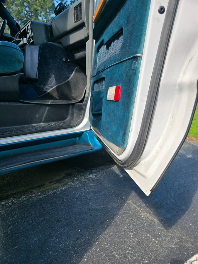 Ford-e-150-econoline-1993-white-14