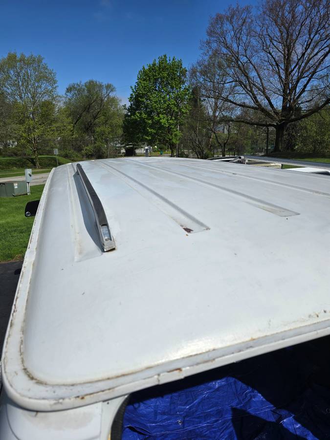 Ford-e-150-econoline-1993-white