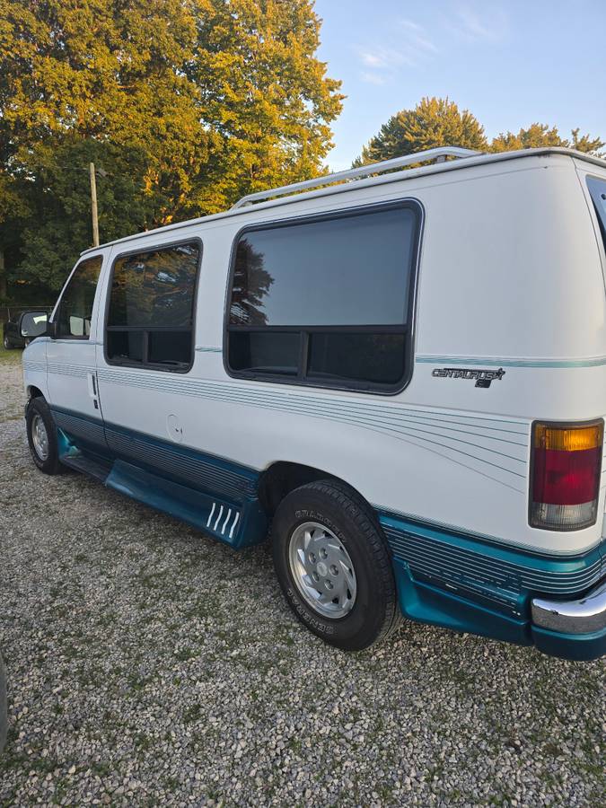 Ford-e-150-econoline-1993-white-2