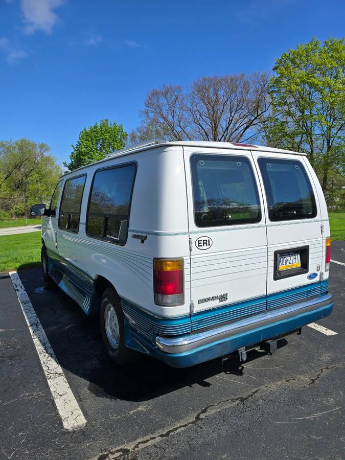 Ford-e-150-econoline-1993-white-4