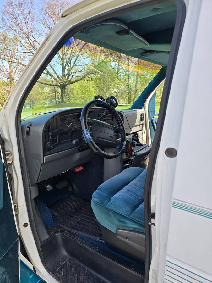 Ford-e-150-econoline-1993-white-8