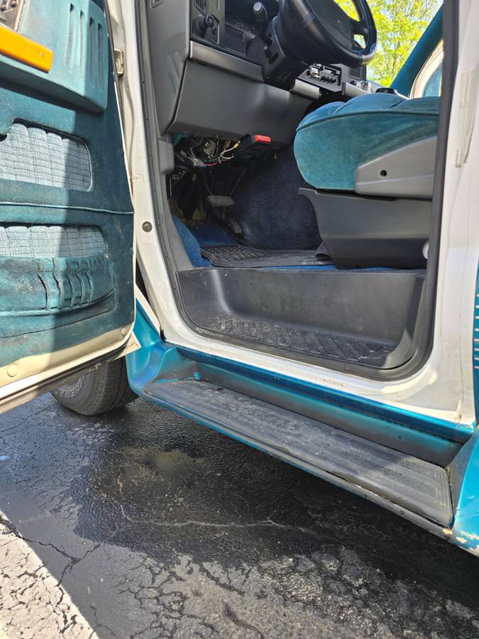 Ford-e-150-econoline-1993-white-9