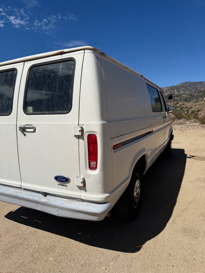 Ford-e-250-1987-white-1