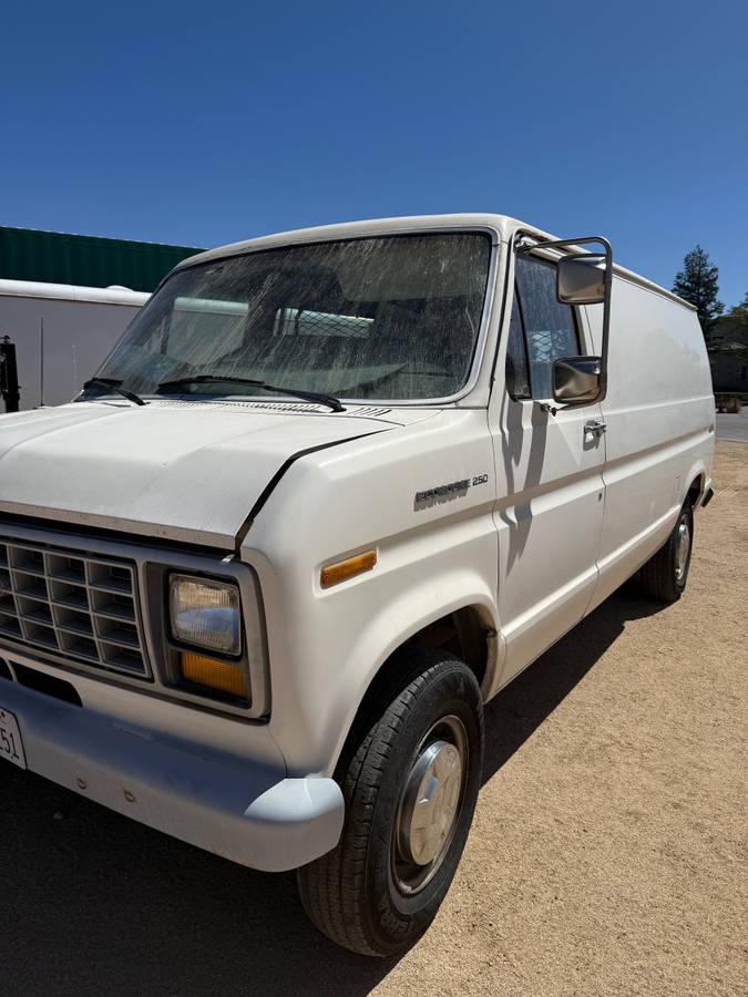 Ford-e-250-1987-white-6