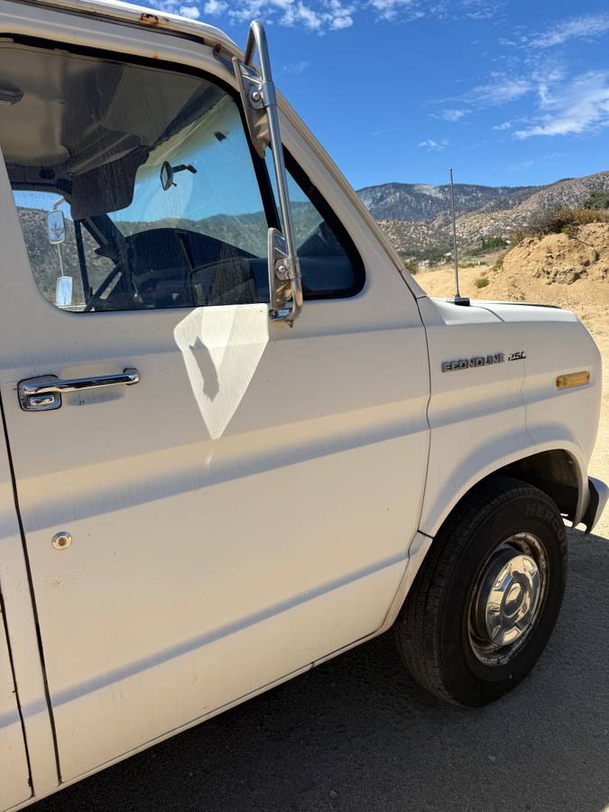 Ford-e-250-1987-white-7