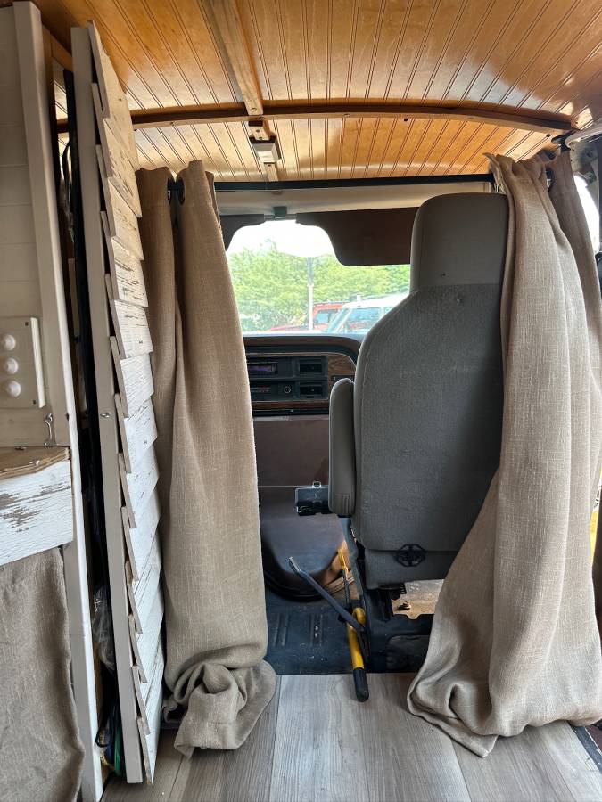 Ford-e-250-econoline-1990-custom-13