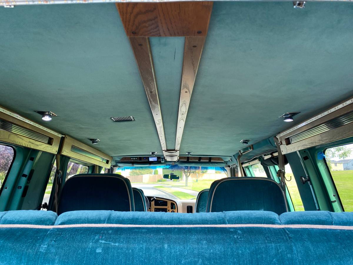 Ford-e-250-econoline-1993-white-10