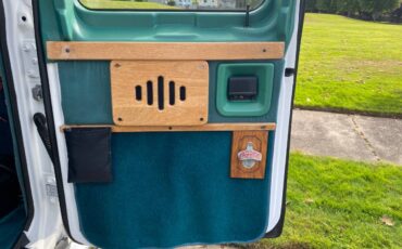 Ford-e-250-econoline-1993-white-11