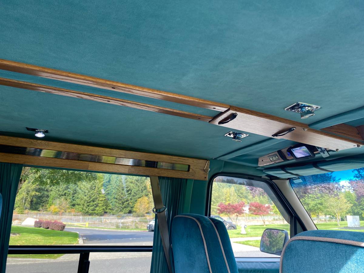 Ford-e-250-econoline-1993-white-16
