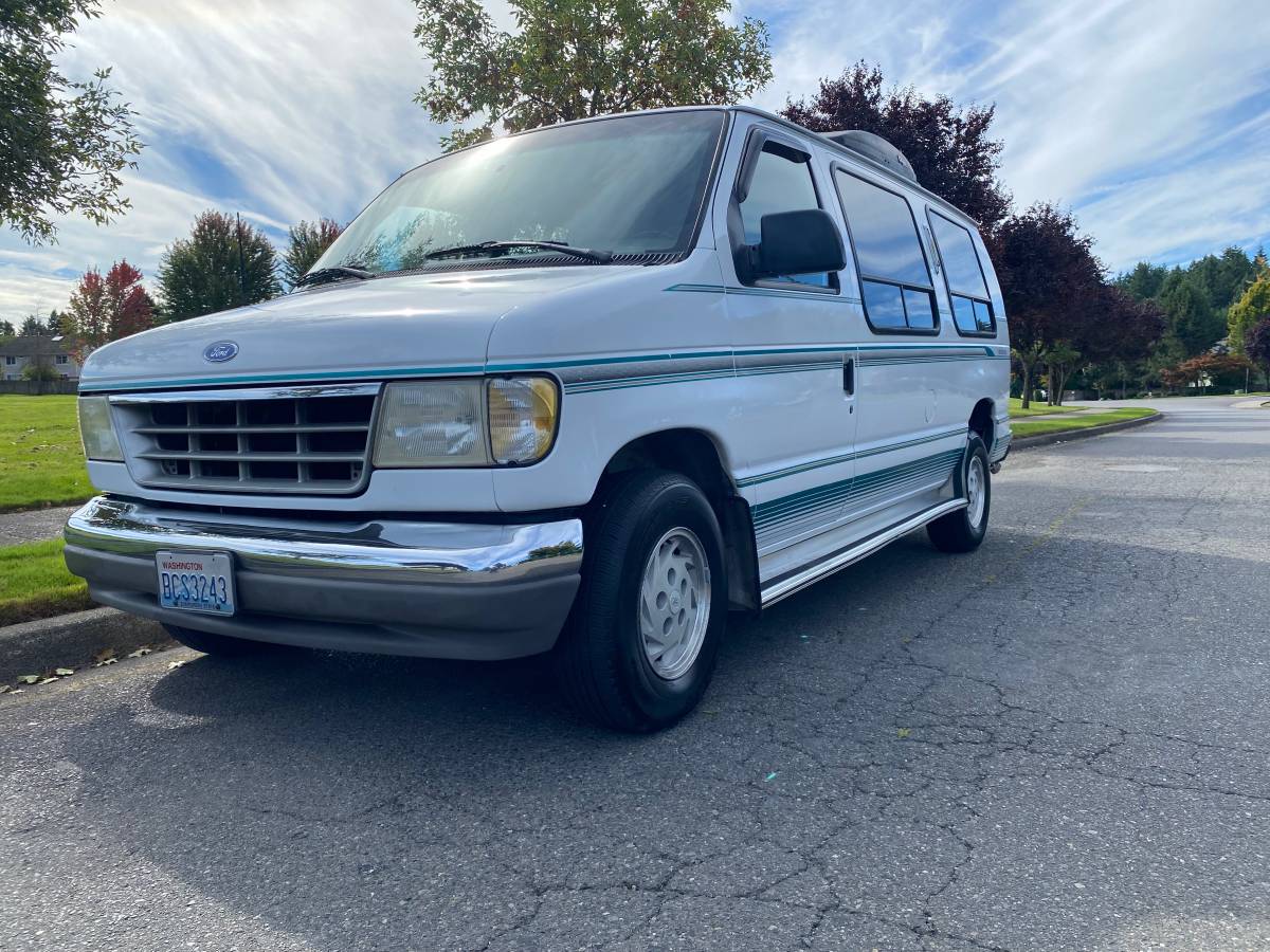 Ford-e-250-econoline-1993-white-4
