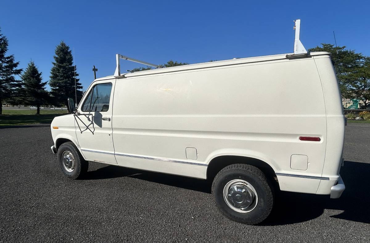Ford-e-350-1991-white-1