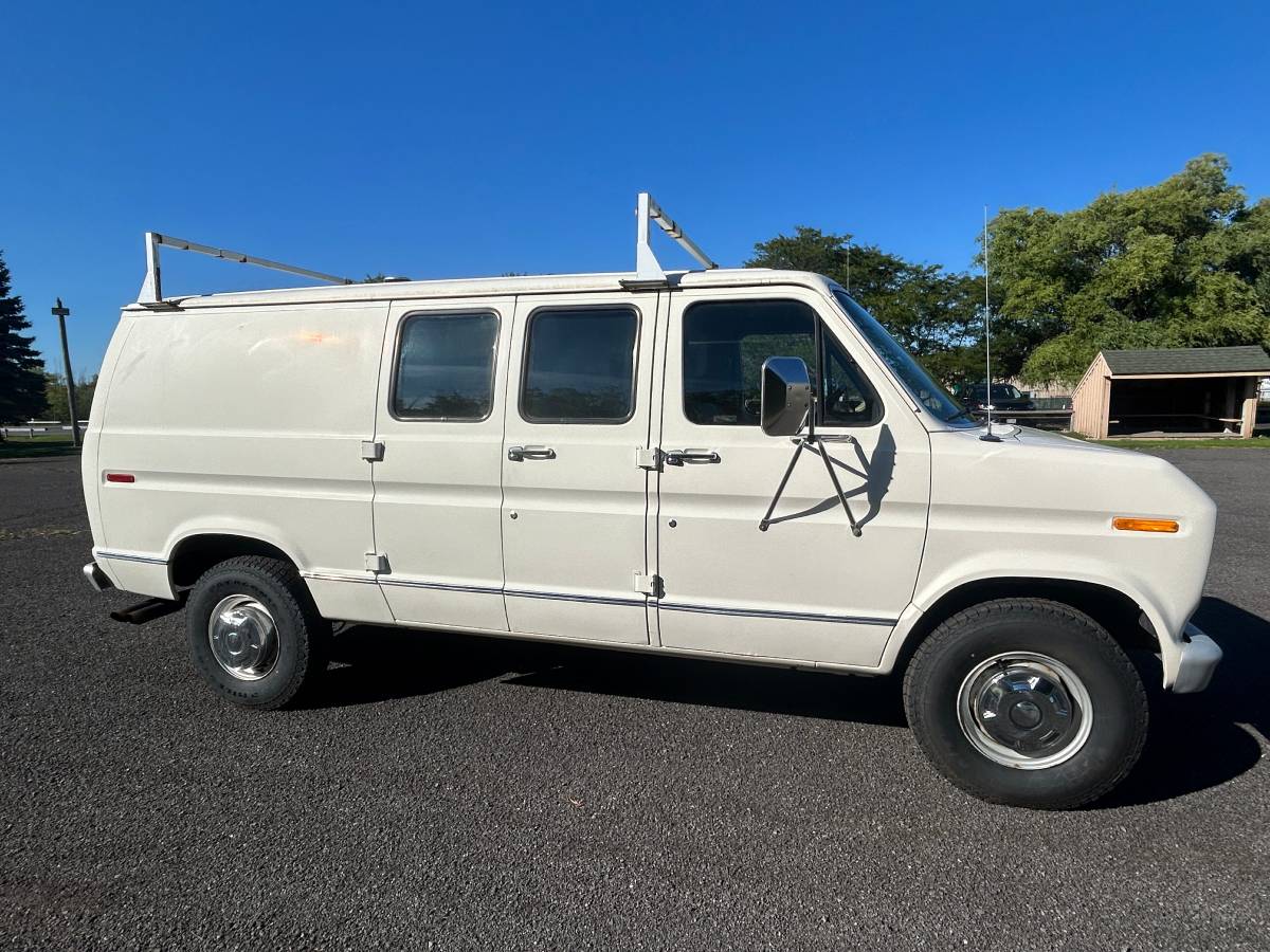 Ford-e-350-1991-white-14