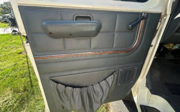 Ford-e-350-1991-white-17